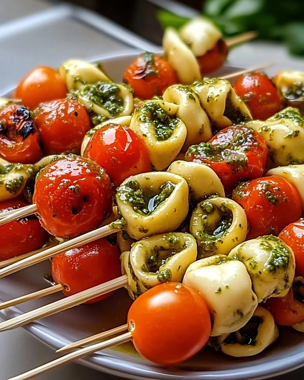 Tortellini Spieße Tomate Mozzarella für Feste